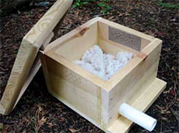 Bumble bee nest box
